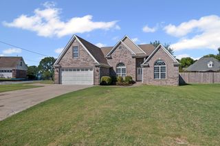65 CANDLEWOOD CV, Brighton, TN 38011