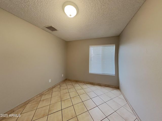 7251 W CINNABAR Avenue, Peoria, AZ 85345