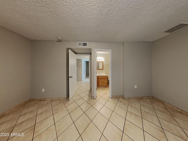 7251 W CINNABAR Avenue, Peoria, AZ 85345