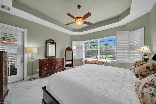 7672 Sussex CT, Naples, FL 34113