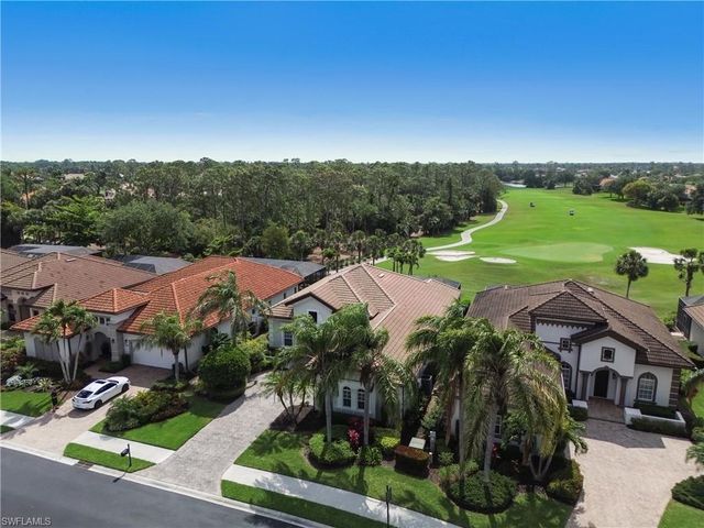 7672 Sussex CT, Naples, FL 34113