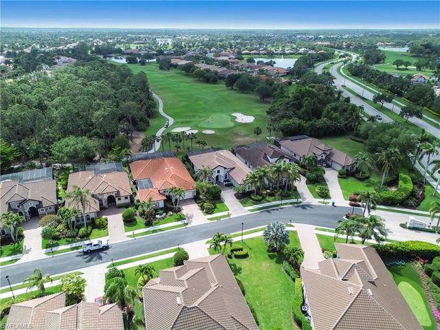 7672 Sussex CT, Naples, FL 34113