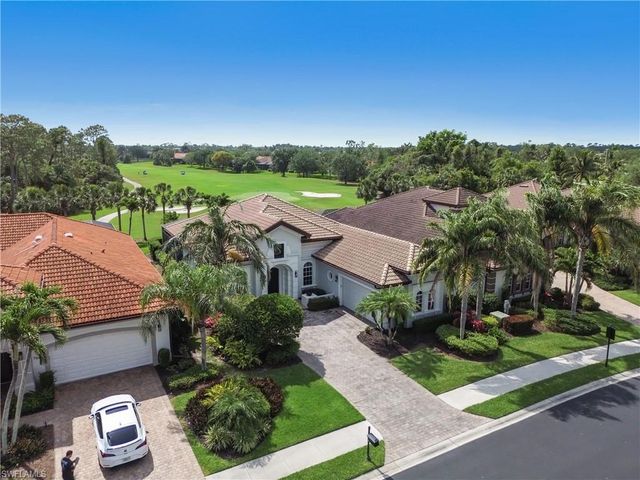 7672 Sussex CT, Naples, FL 34113