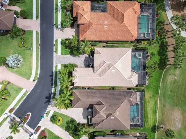 7672 Sussex CT, Naples, FL 34113