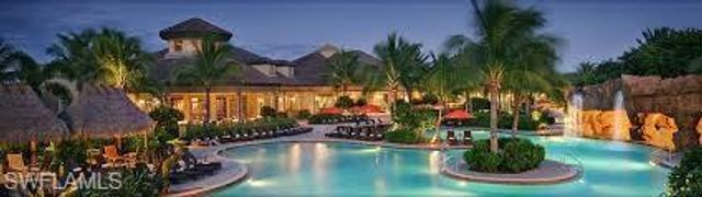 7672 Sussex CT, Naples, FL 34113