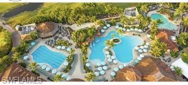 7672 Sussex CT, Naples, FL 34113