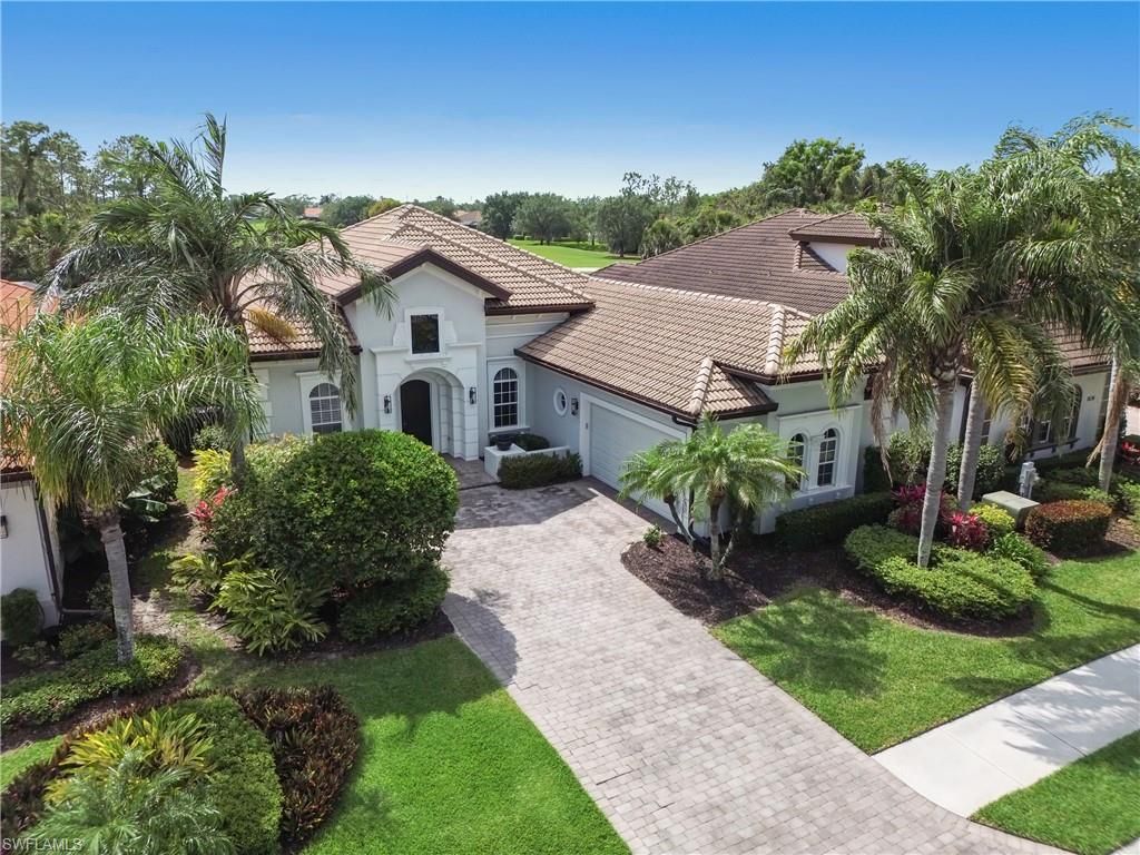 7672 Sussex CT, Naples, FL 34113