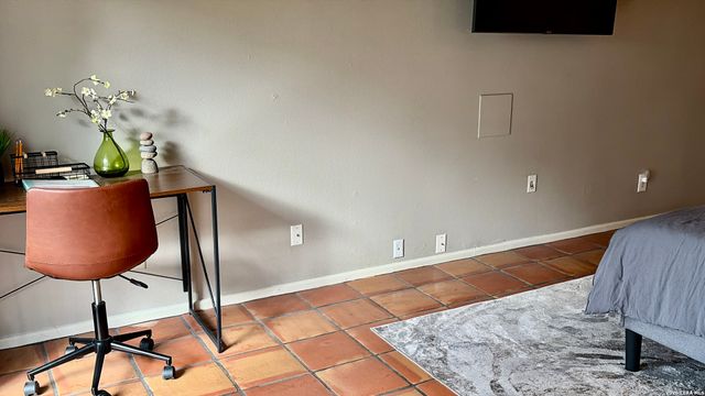 8915 Datapoint Dr Apt 44B, San Antonio, TX 78229