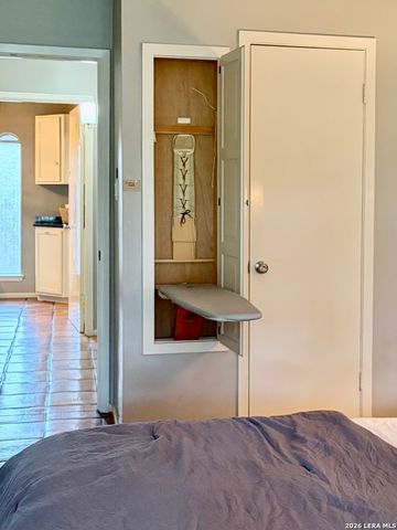 8915 Datapoint Dr Apt 44B, San Antonio, TX 78229