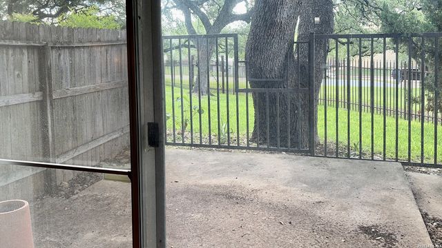 8915 Datapoint Dr Apt 44B, San Antonio, TX 78229