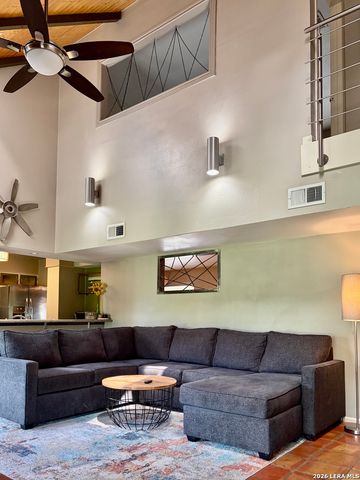 8915 Datapoint Dr Apt 44B, San Antonio, TX 78229