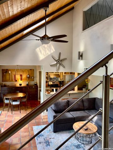 8915 Datapoint Dr Apt 44B, San Antonio, TX 78229