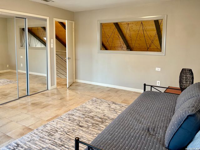 8915 Datapoint Dr Apt 44B, San Antonio, TX 78229