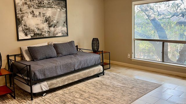 8915 Datapoint Dr Apt 44B, San Antonio, TX 78229