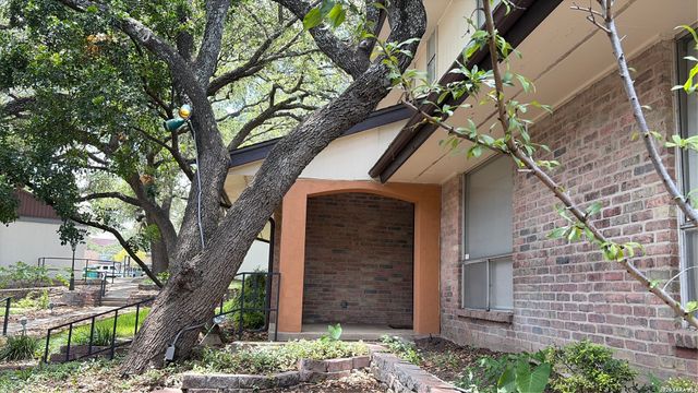8915 Datapoint Dr Apt 44B, San Antonio, TX 78229