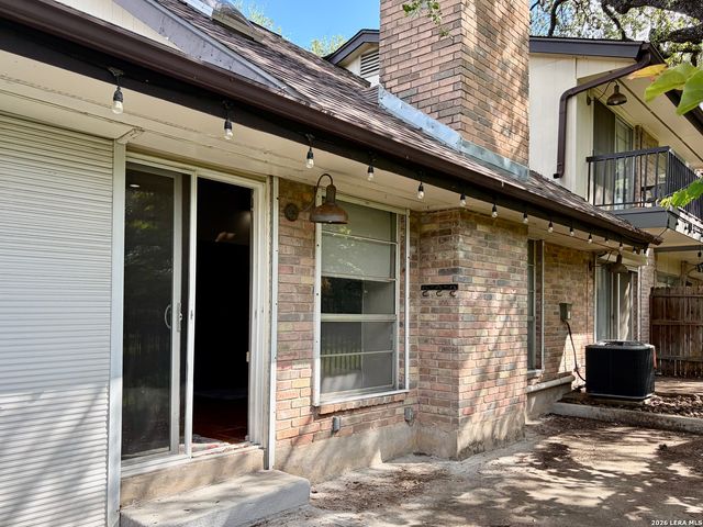 8915 Datapoint Dr Apt 44B, San Antonio, TX 78229