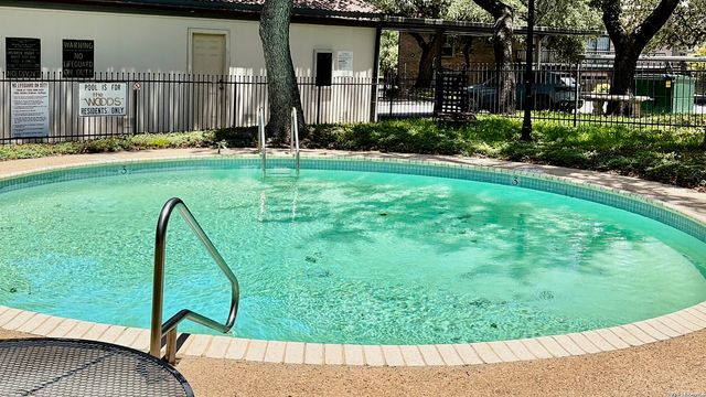 8915 Datapoint Dr Apt 44B, San Antonio, TX 78229