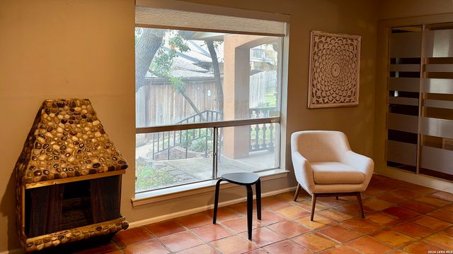 8915 Datapoint Dr Apt 44B, San Antonio, TX 78229