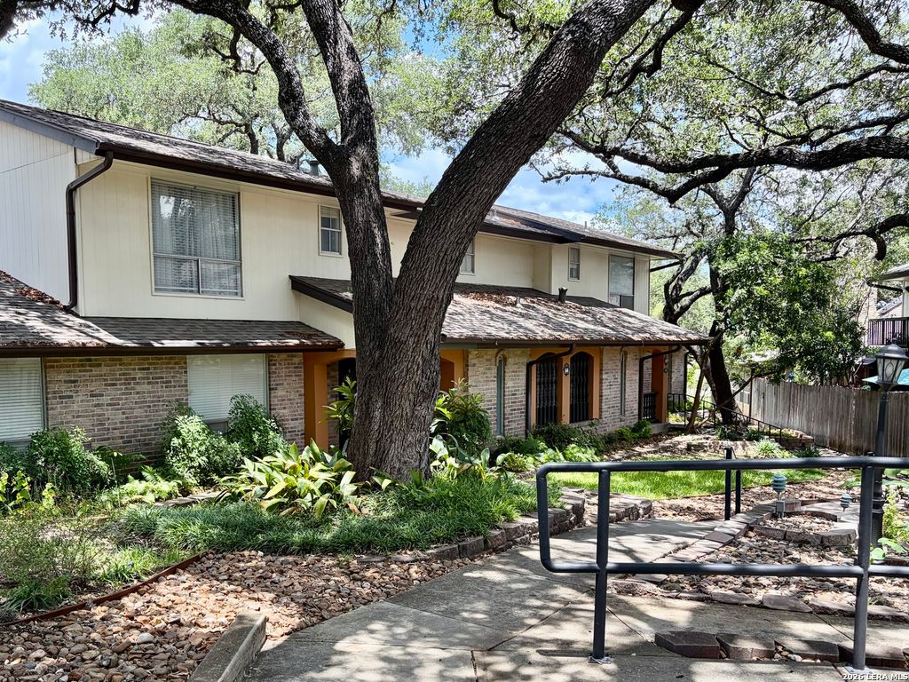 8915 Datapoint Dr Apt 44B, San Antonio, TX 78229