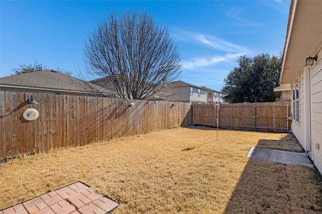 8828 Valley River Drive, Fort Worth, TX 76244