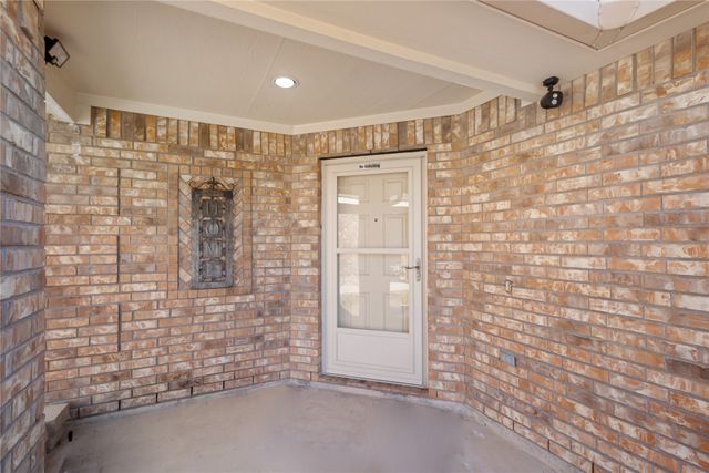 8828 Valley River Drive, Fort Worth, TX 76244