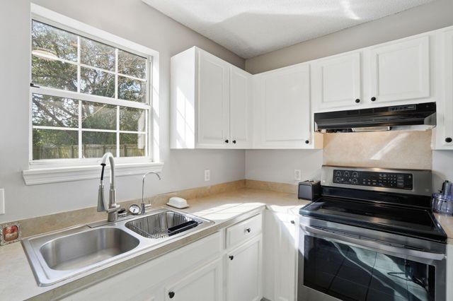 207 Hastings Drive, Goose Creek, SC 29445