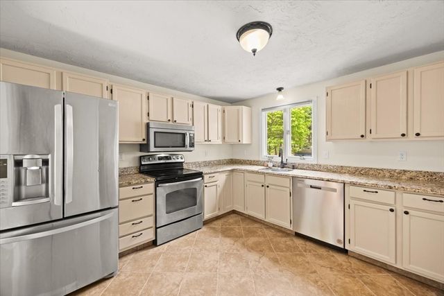 179 Dean St, Mansfield, MA 02048