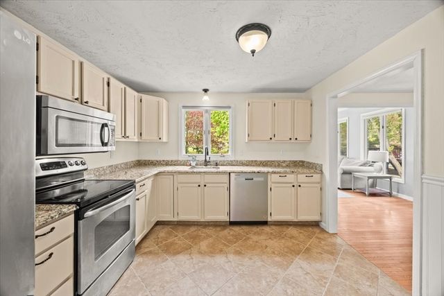 179 Dean St, Mansfield, MA 02048