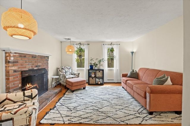 179 Dean St, Mansfield, MA 02048
