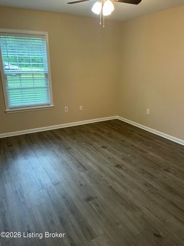 8832 Moody Rd 103, Louisville, KY 40219
