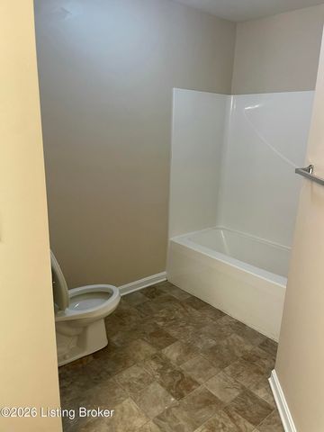 8832 Moody Rd 103, Louisville, KY 40219