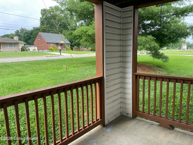 8832 Moody Rd 103, Louisville, KY 40219