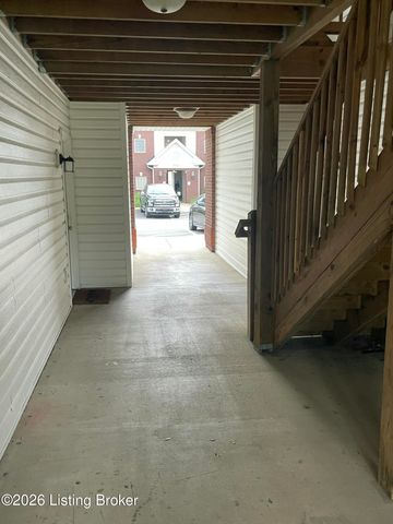 8832 Moody Rd 103, Louisville, KY 40219