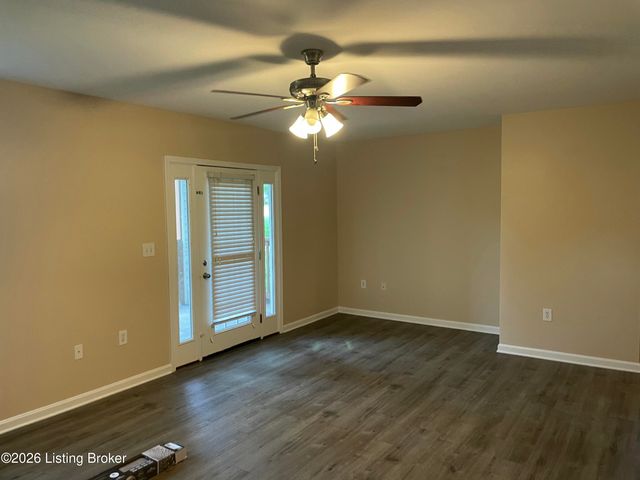 8832 Moody Rd 103, Louisville, KY 40219