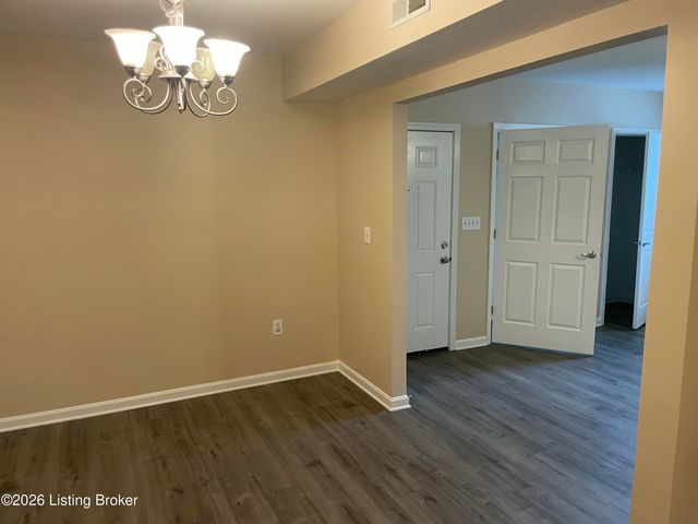 8832 Moody Rd 103, Louisville, KY 40219