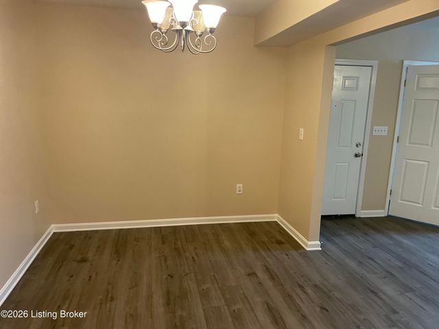 8832 Moody Rd 103, Louisville, KY 40219