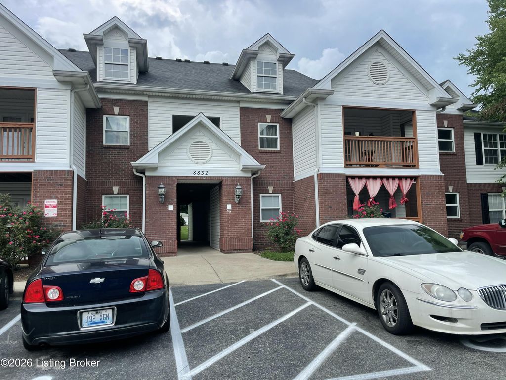 8832 Moody Rd 103, Louisville, KY 40219