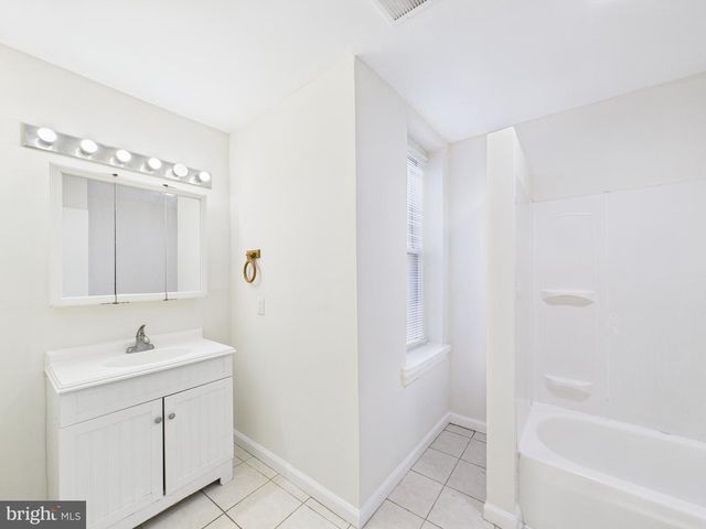 1519 N BOUVIER ST, Philadelphia, PA 19121