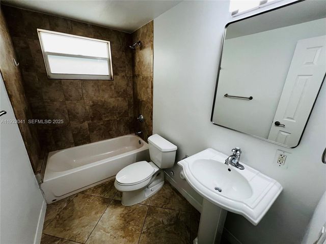 946 Bay Dr 2, Miami Beach, FL 33141