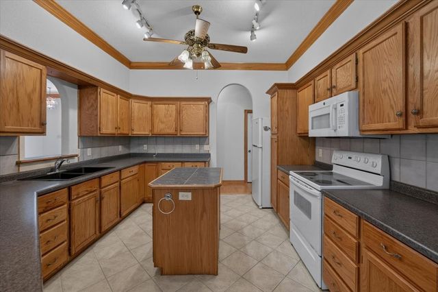 6224 Canyon Trail, Lake Worth, TX 76135