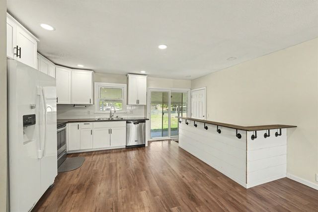 2322 Aurora, Salina, KS 67401