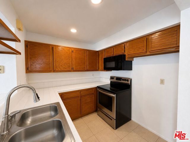 1158 Tivoli Lane 180, Simi Valley, CA 93065
