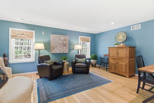 8 Valleywood Rd, Hopkinton, MA 01748