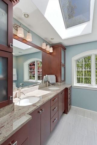 8 Valleywood Rd, Hopkinton, MA 01748
