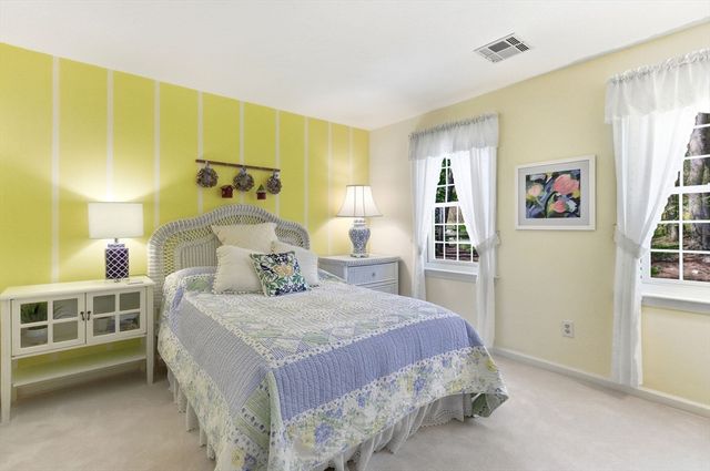 8 Valleywood Rd, Hopkinton, MA 01748