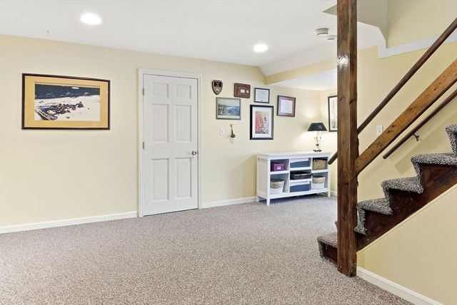 8 Valleywood Rd, Hopkinton, MA 01748