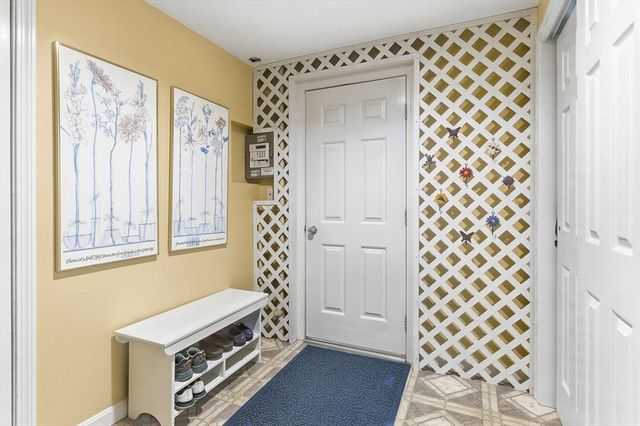 8 Valleywood Rd, Hopkinton, MA 01748