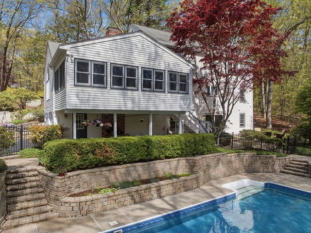 8 Valleywood Rd, Hopkinton, MA 01748