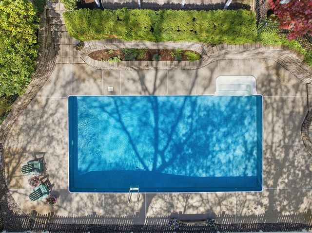 8 Valleywood Rd, Hopkinton, MA 01748