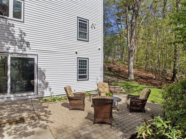 8 Valleywood Rd, Hopkinton, MA 01748